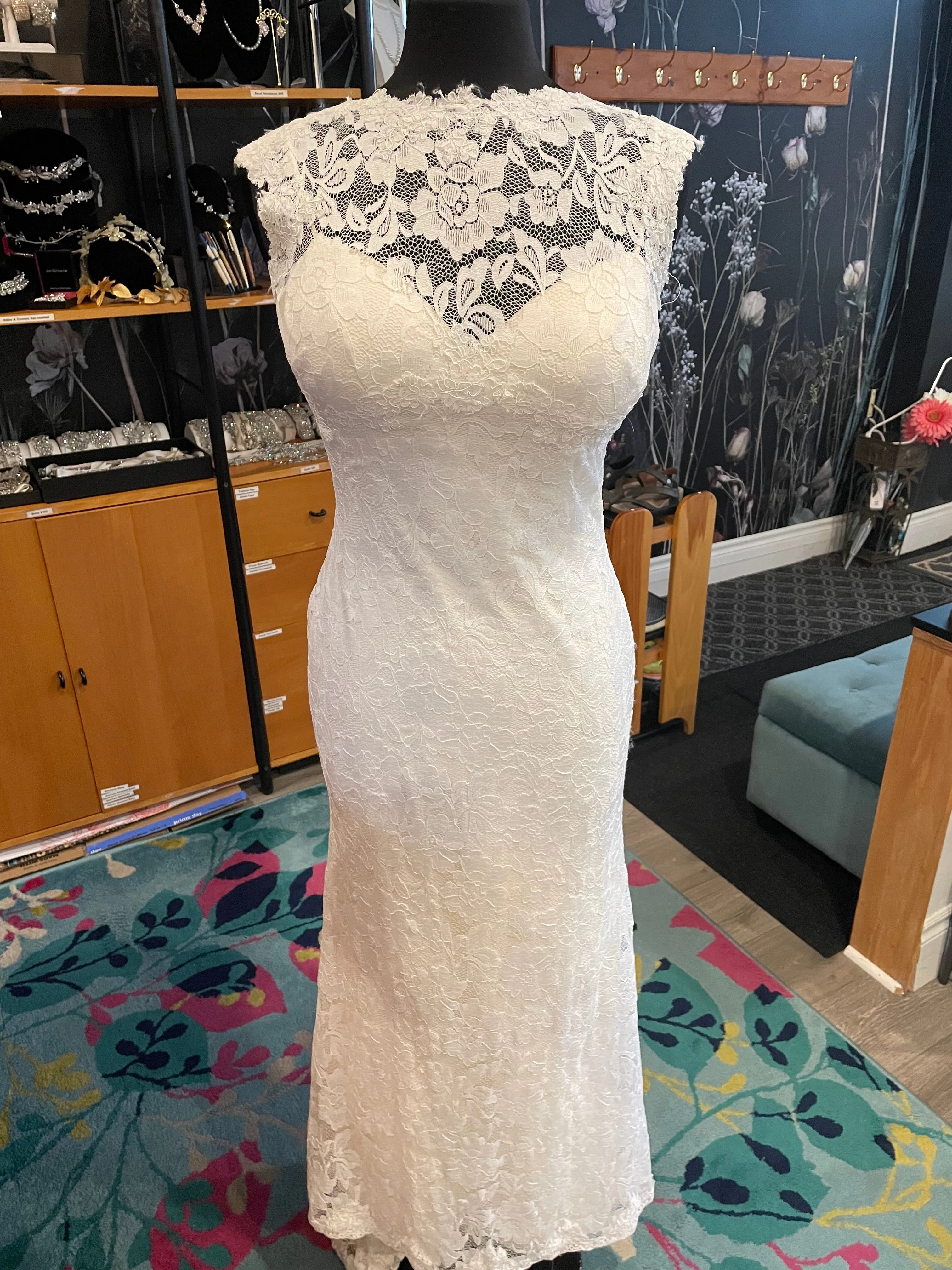 Dress 5713: Essence of Australia lace sheath Waist 26